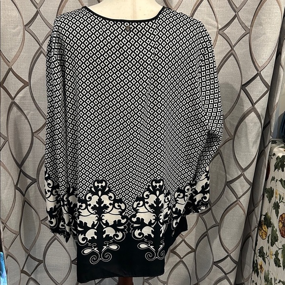 Chico’s Elegant Black and White Women's Top Size 18/20 - Picture 4 of 8
